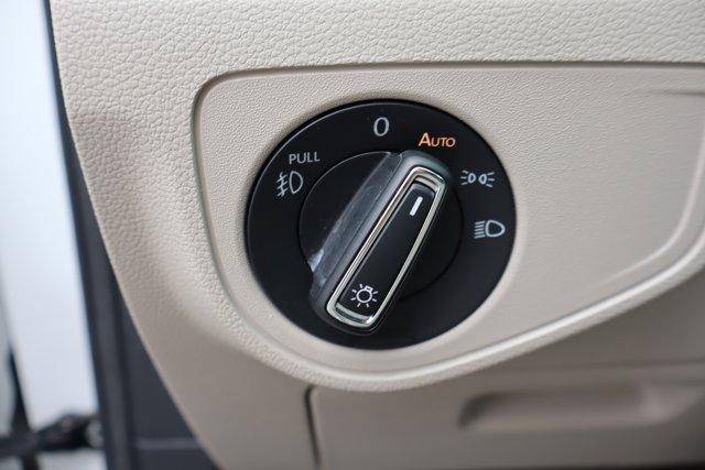 Photo of 2019 Pure White Volkswagen Atlas