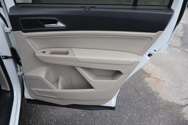 Photo of 2019 Pure White Volkswagen Atlas