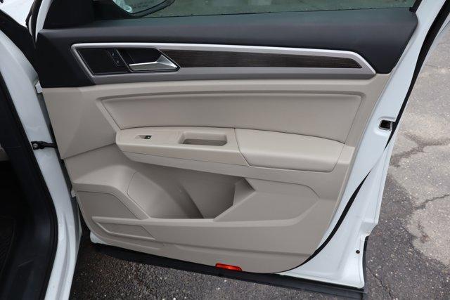 Photo of 2019 Pure White Volkswagen Atlas