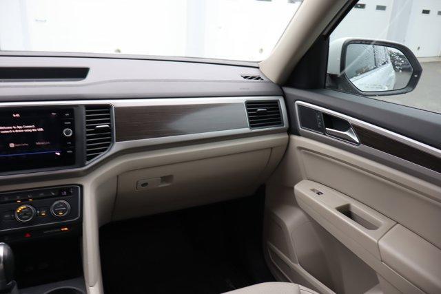 Photo of 2019 Pure White Volkswagen Atlas