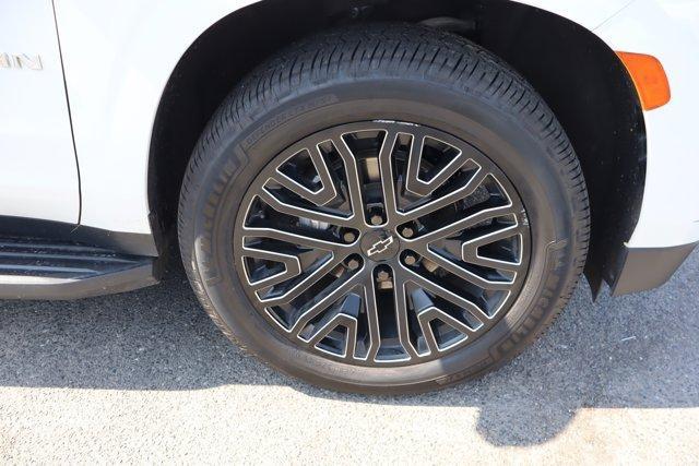 Photo of 2021 Summit White Chevrolet Suburban