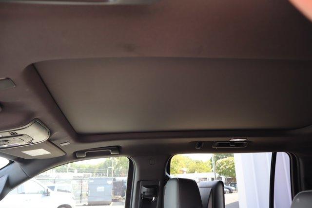 Photo of 2021 Summit White Chevrolet Suburban