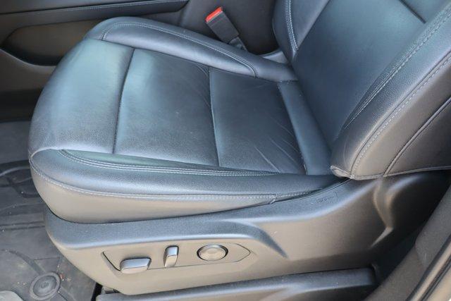 Photo of 2021 Summit White Chevrolet Suburban