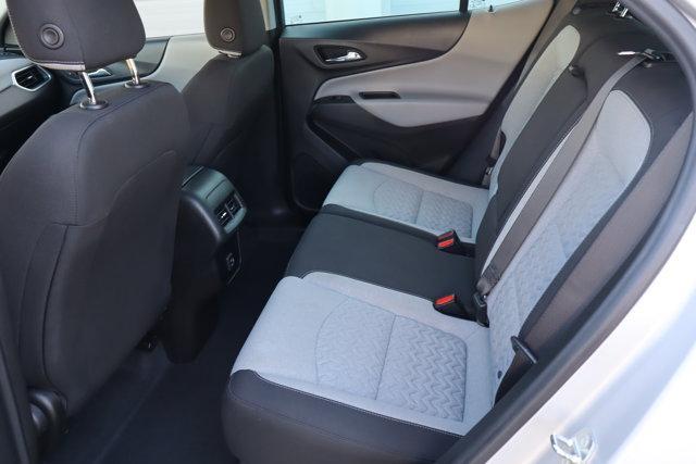 Photo of 2022 Silver Ice Metallic Chevrolet Equinox