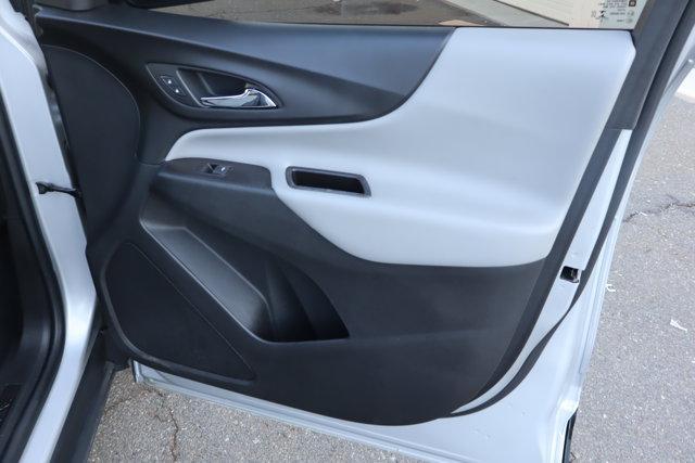 Photo of 2022 Silver Ice Metallic Chevrolet Equinox