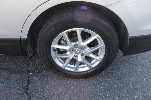 Photo of 2022 Silver Ice Metallic Chevrolet Equinox