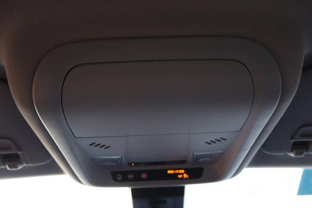 Photo of 2022 Silver Ice Metallic Chevrolet Equinox