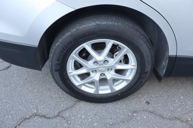 Photo of 2022 Silver Ice Metallic Chevrolet Equinox