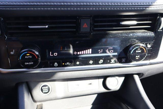 Photo of 2023 Black Nissan Rogue