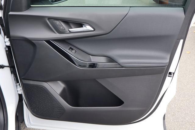 Photo of 2026 Summit White Chevrolet Equinox