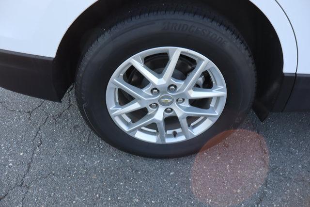 Photo of 2024 Summit White Chevrolet Equinox