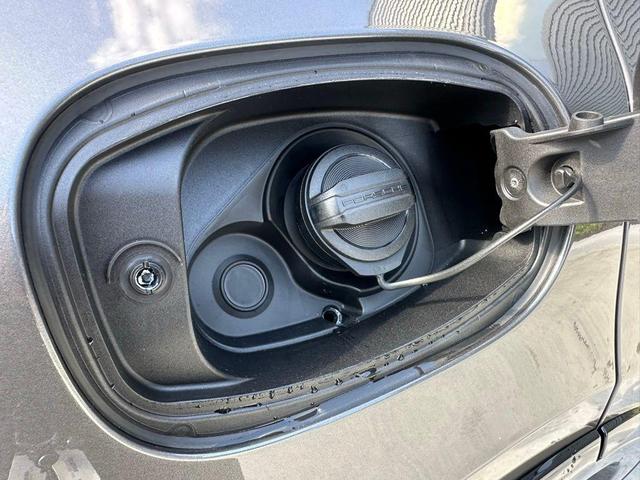 Photo of 2025 Gray Metallic Porsche Cayenne