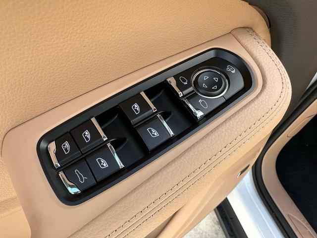 Photo of 2025 White Porsche Macan