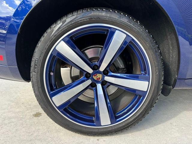 Photo of 2023 Blue Porsche Macan