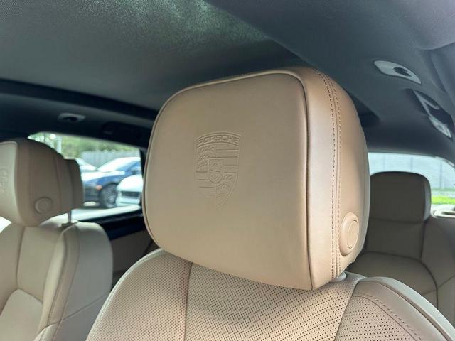 Photo of 2023 Blue Porsche Macan