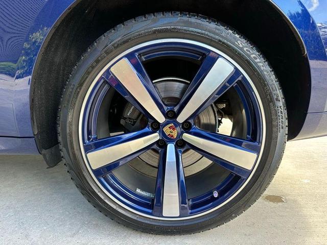 Photo of 2023 Blue Porsche Macan