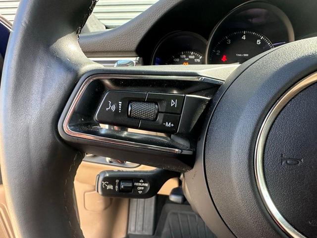 Photo of 2023 Blue Porsche Macan