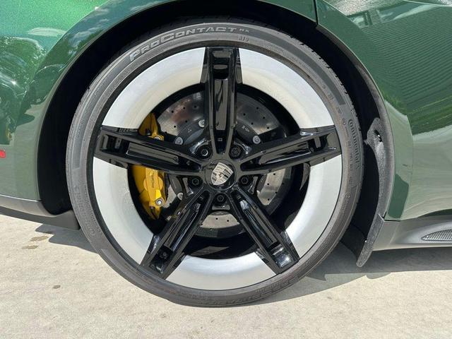 Photo of 2025 Oak Porsche Taycan