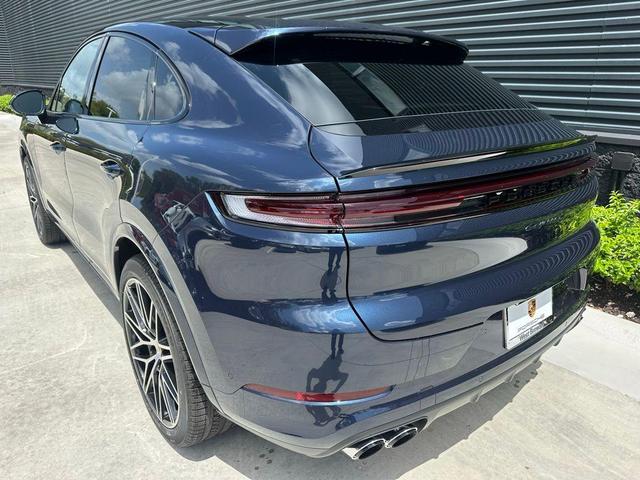 Photo of 2025 Blue Metallic Porsche Cayenne