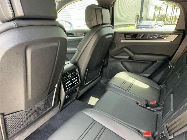Photo of 2025 Blue Metallic Porsche Cayenne
