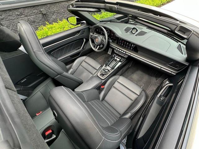 Photo of 2024 Gray Porsche 911