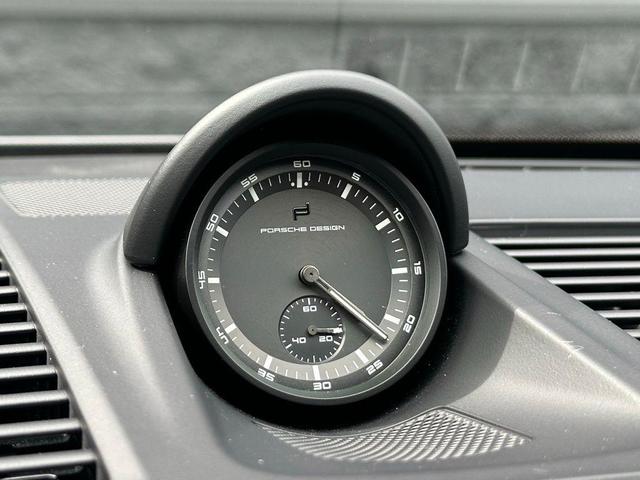 Photo of 2024 Gray Porsche 911