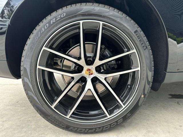 Photo of 2025 Black Porsche Macan