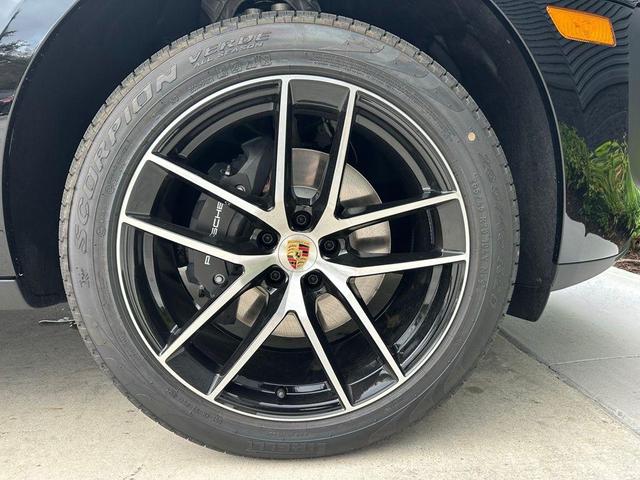 Photo of 2025 Black Porsche Macan
