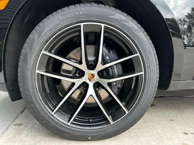 Photo of 2025 Black Porsche Macan