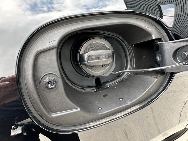 Photo of 2025 Black Porsche Macan