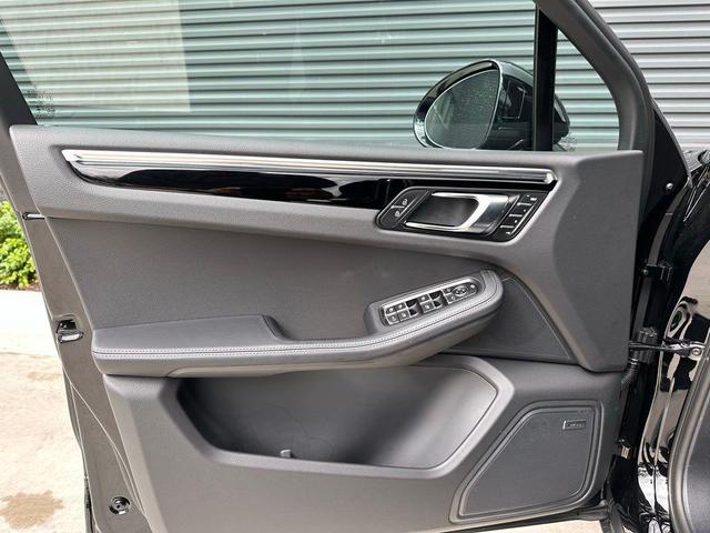 Photo of 2025 Black Porsche Macan