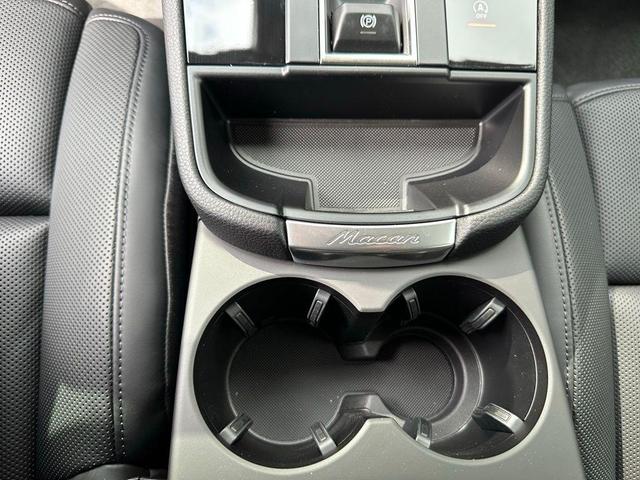 Photo of 2025 Black Porsche Macan