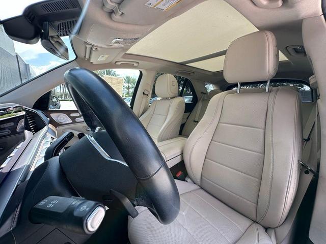 Photo of 2022 Silver Metallic Mercedes-Benz GLE 350