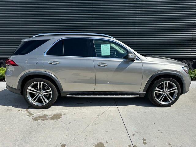 Photo of 2022 Silver Metallic Mercedes-Benz GLE 350
