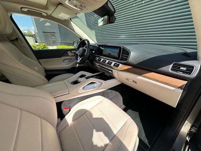 Photo of 2022 Silver Metallic Mercedes-Benz GLE 350