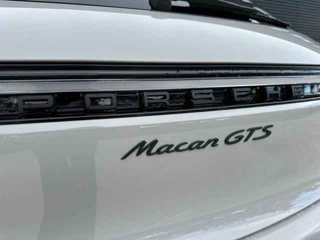 Photo of 2026 Chalk Porsche Macan