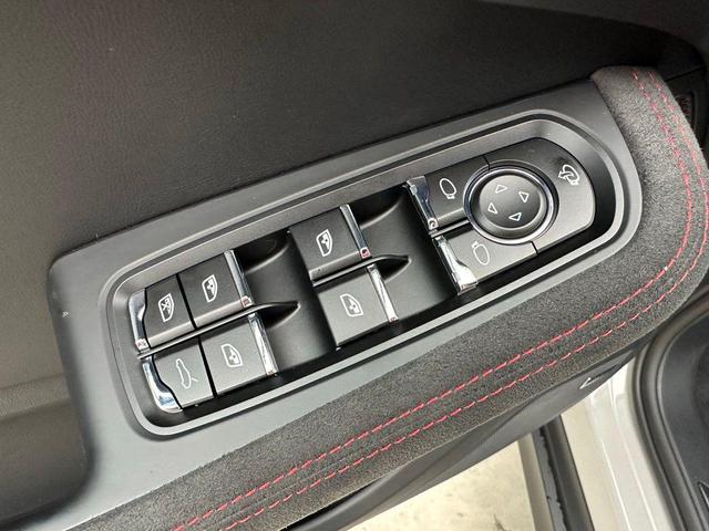 Photo of 2026 Chalk Porsche Macan
