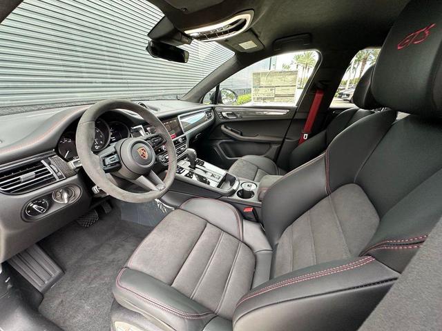 Photo of 2026 Chalk Porsche Macan