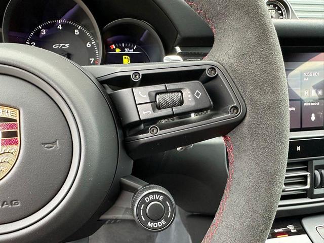 Photo of 2026 Chalk Porsche Macan