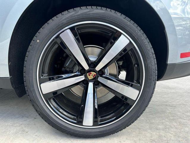 Photo of 2025 Silver Metallic Porsche Macan