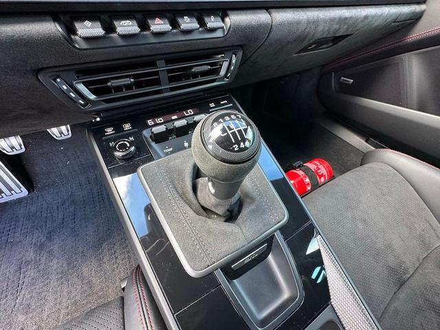 Photo of 2023 Silver Porsche 911