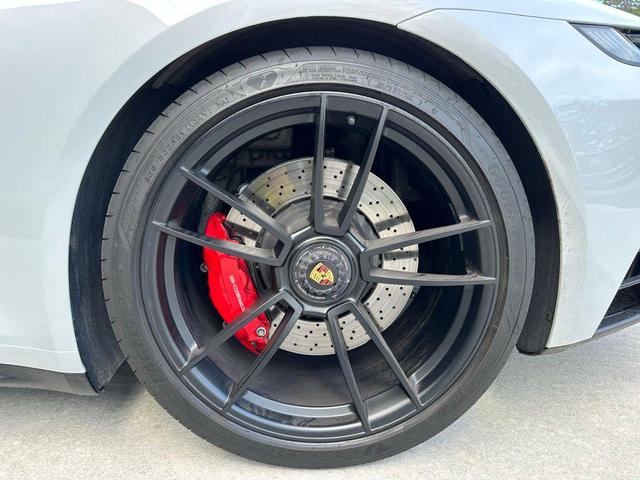 Photo of 2023 Silver Porsche 911