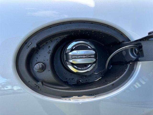 Photo of 2023 Silver Porsche 911