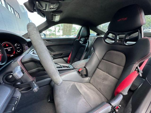 Photo of 2023 Silver Porsche 911