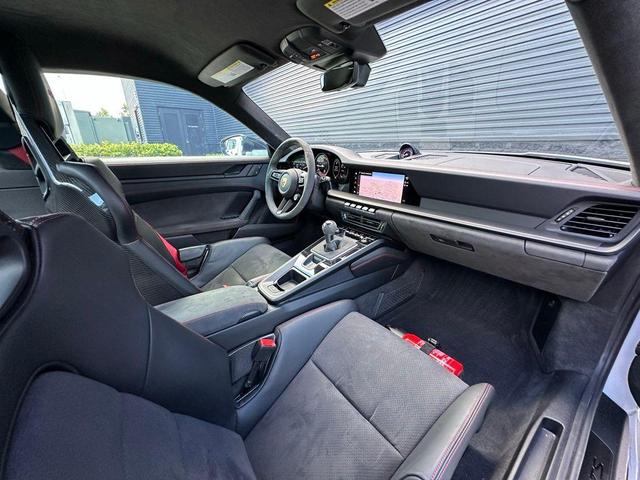 Photo of 2023 Silver Porsche 911