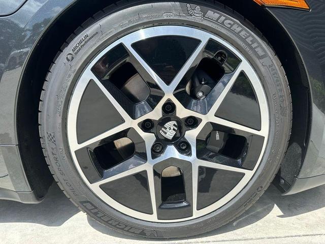 Photo of 2025 Gray Porsche Taycan