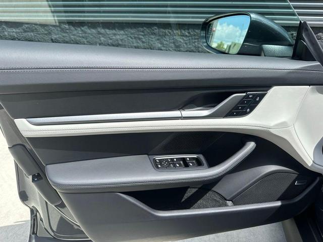 Photo of 2025 Gray Porsche Taycan