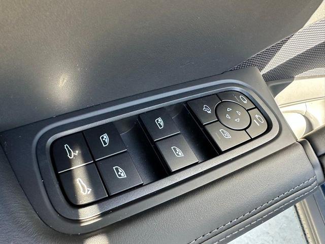 Photo of 2025 Blue Metallic Porsche Cayenne