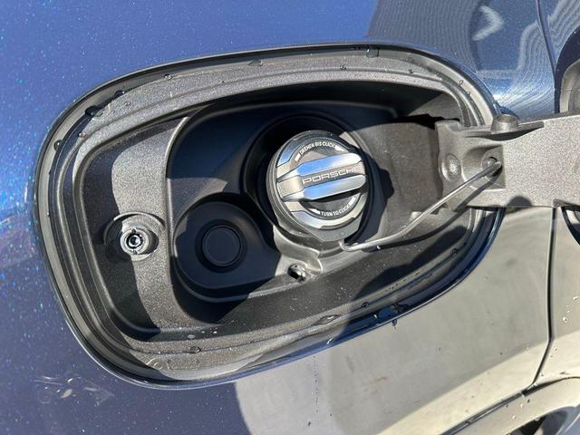 Photo of 2025 Blue Metallic Porsche Cayenne