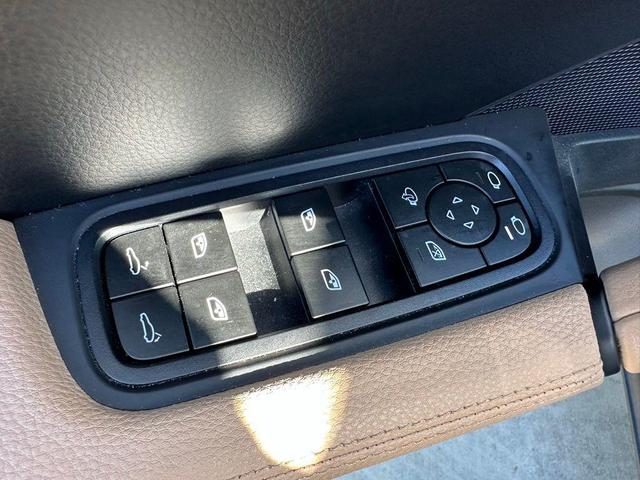 Photo of 2024 Gray Porsche Cayenne